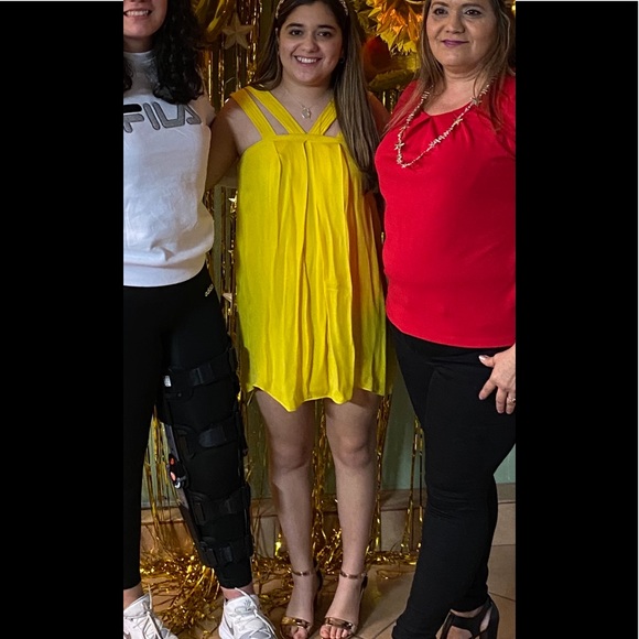 Alice + Olivia Dress in Yellow - Picture 9 of 9